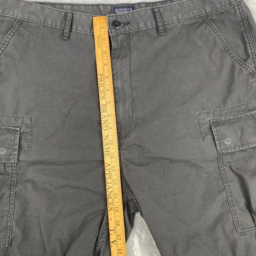 Levi's Carrier Cargo Shorts Men's Size 40 x 8.5
